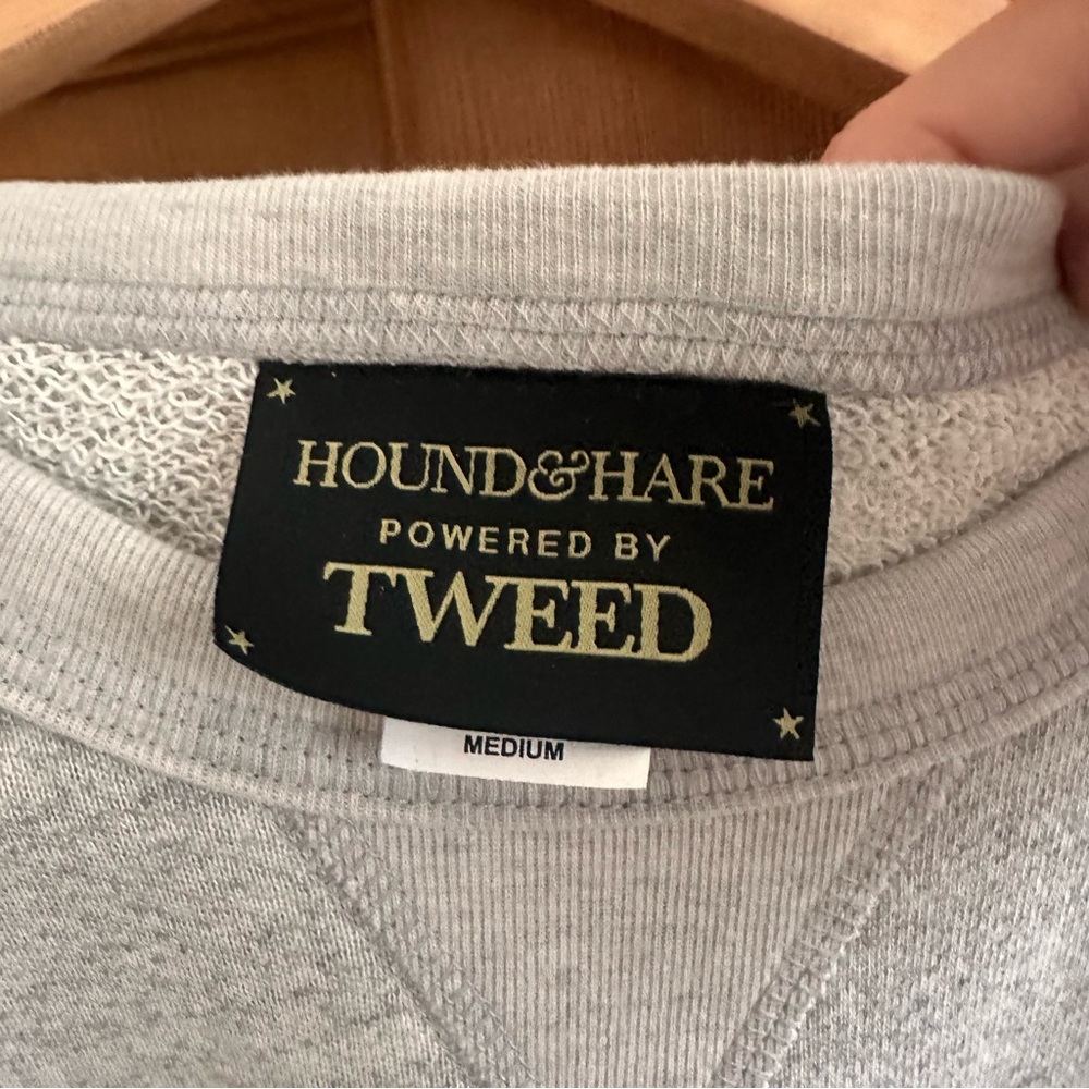 “ I love Tweed” Hound & Hare sweatshirt. - Picture 3 of 7